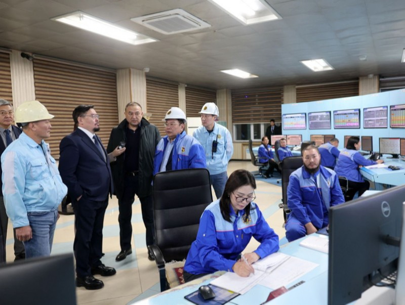 Г.Занданшатар: Зээл төлөөд өгөөч, үнэ нэмээд өгөөч гэсэн хоёрхон өгүүлбэртэй сууж байна